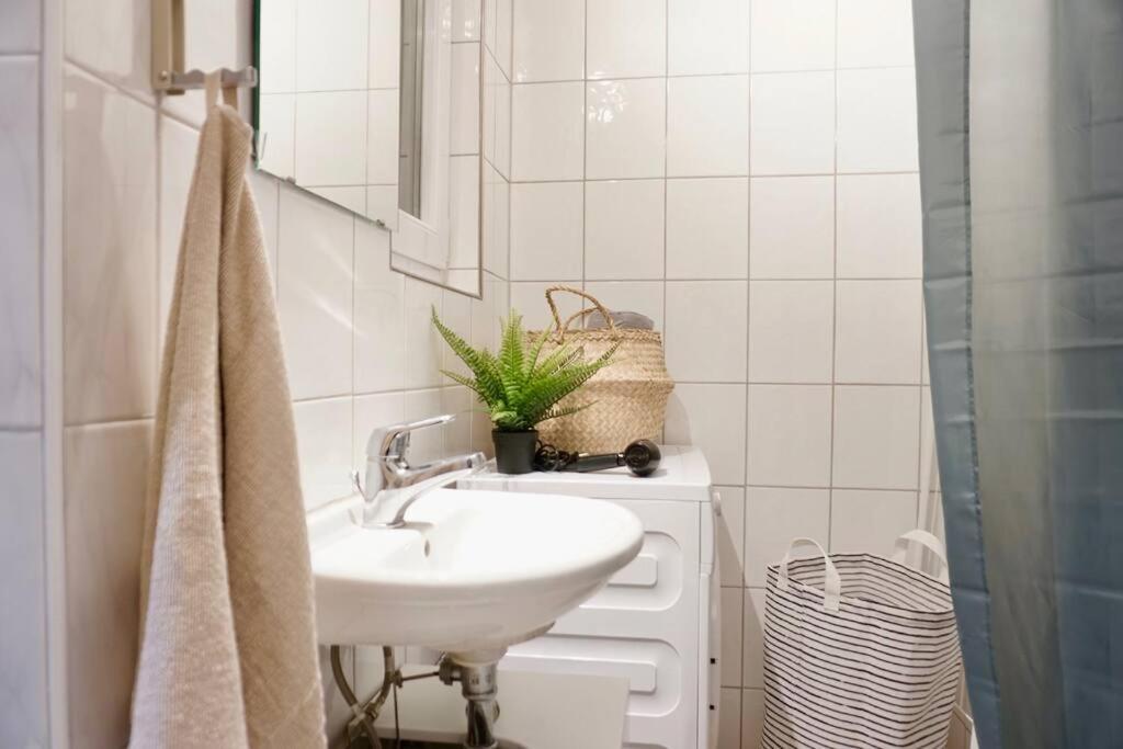 Apartment Gemutliches Kleines Studio-apartment In Top Lage Nahe Innenstadt Mit Klimaanlage *
