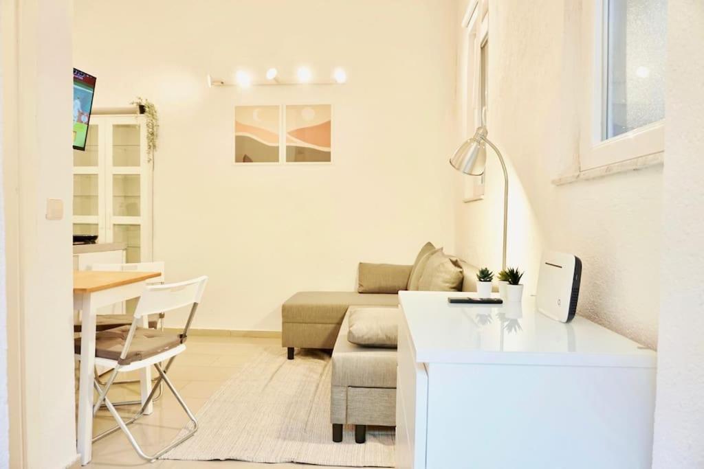 Gemutliches Kleines Studio-apartment In Top Lage Nahe Innenstadt Mit Klimaanlage Karlsruhe