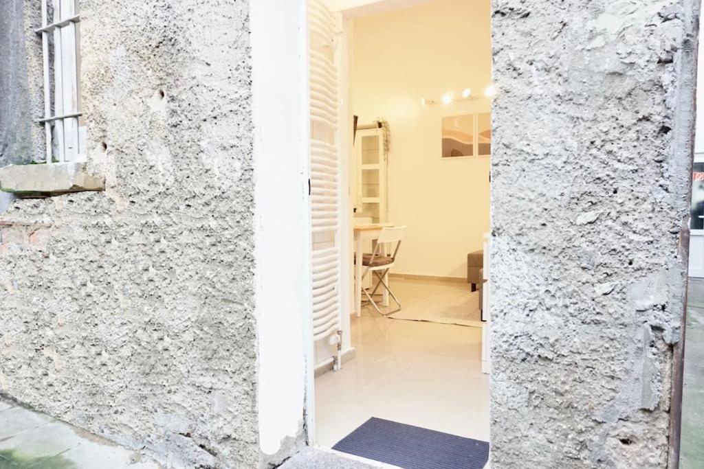 Gemutliches Kleines Studio-apartment In Top Lage Nahe Innenstadt Mit Klimaanlage