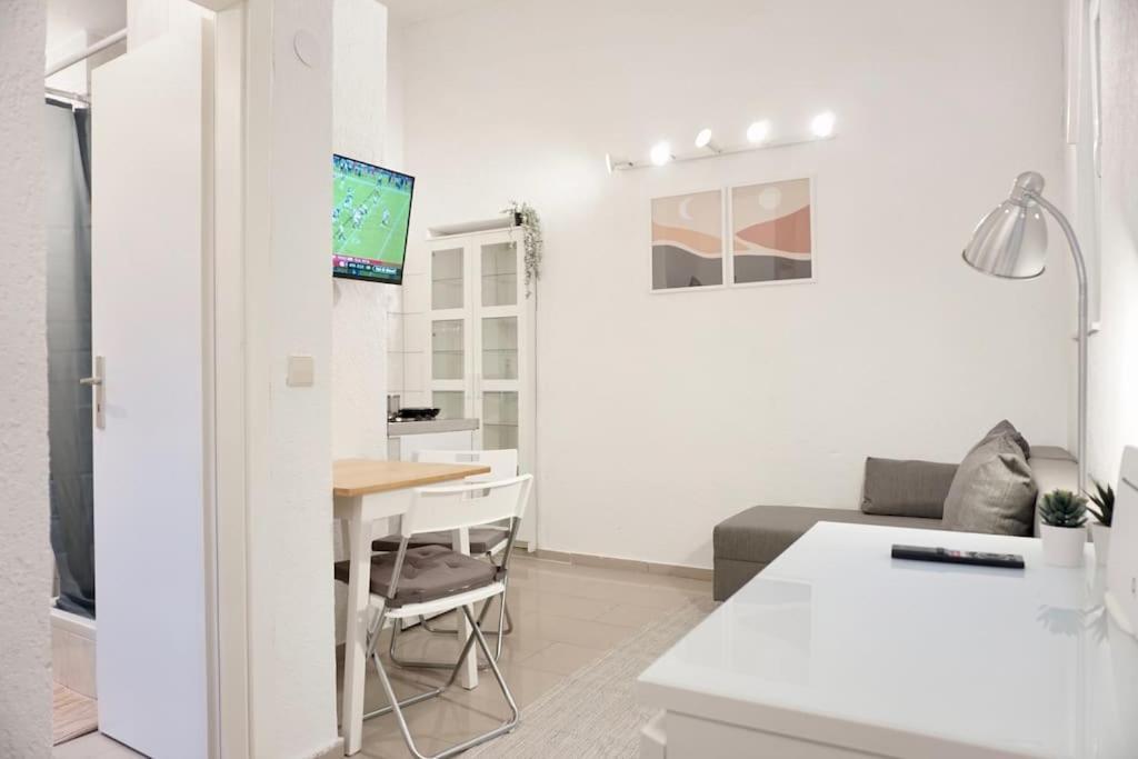 Apartment Gemutliches Kleines Studio-apartment In Top Lage Nahe Innenstadt Mit Klimaanlage